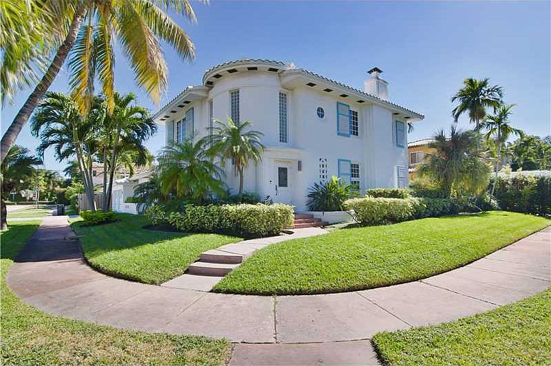 Landmark Med-Deco Pool Home