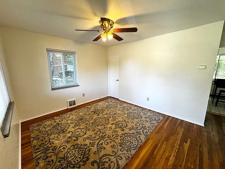 3325 Shadyway Dr — Photo 2