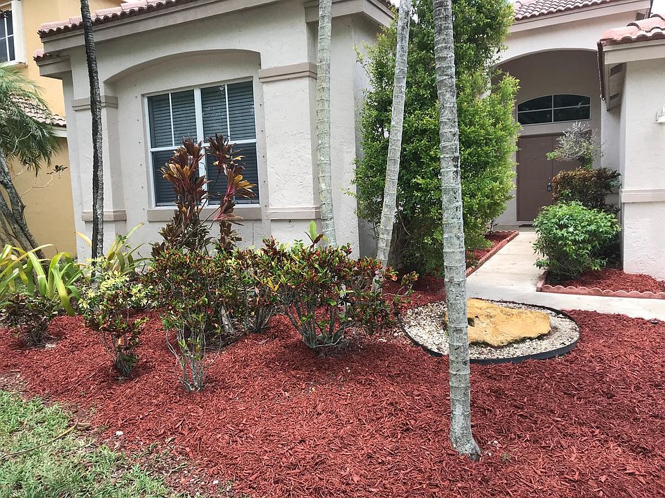 1st image of 627 Honeysuckle Ln