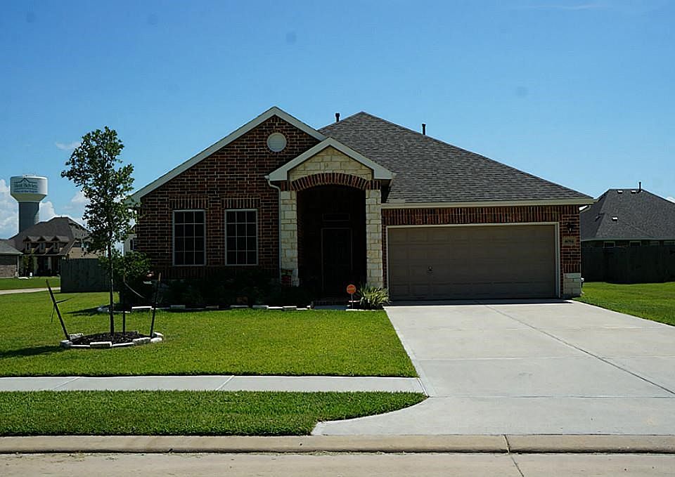 1st image of 4034 Longwood Dr