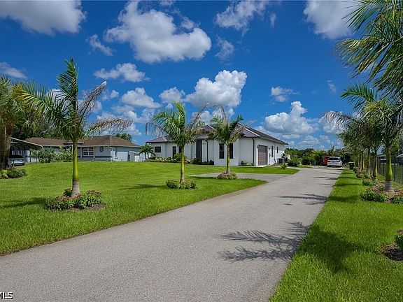 4th image of 2806 45th Ave NE