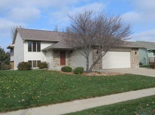 4408 E 37th St, Sioux Falls, SD 57103
