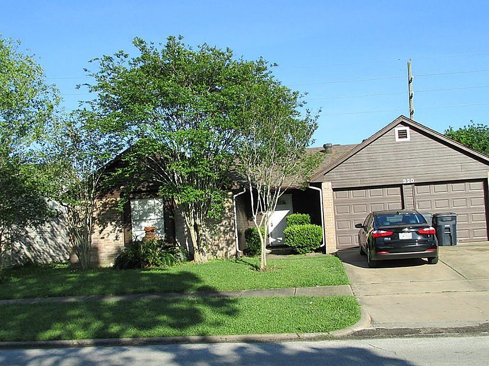 1st image of 220 Tara Plantation Dr