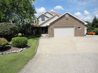 11854 182nd Ave, Bristol, WI 53104