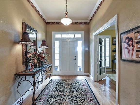 5th image of 3605 Redstone Dr