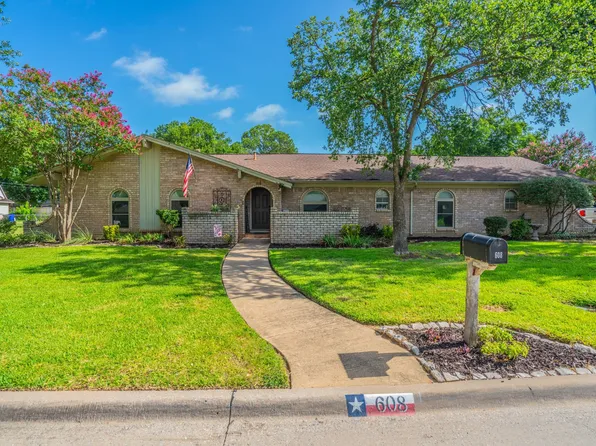 608 Field St, Colleyville, TX 76034