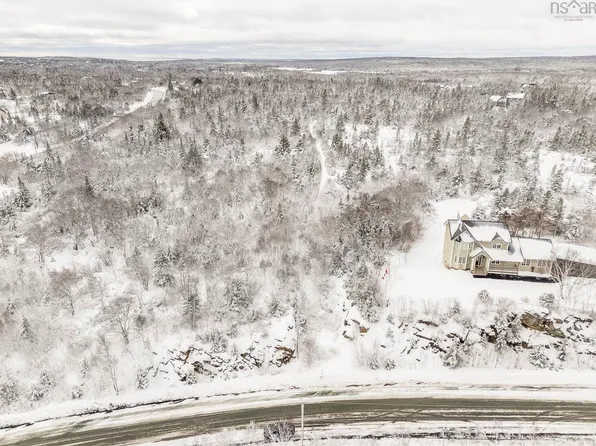 47 Trescasa Ln, Halifax, NS B3V 1P4