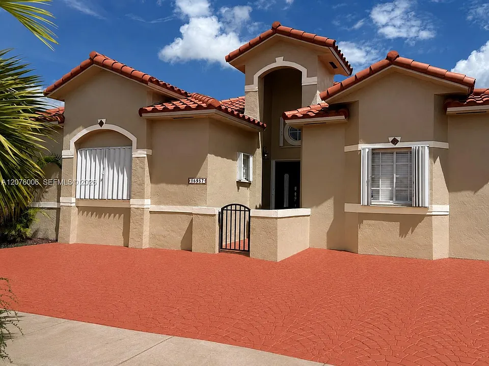 15957 SW 54th Ter
