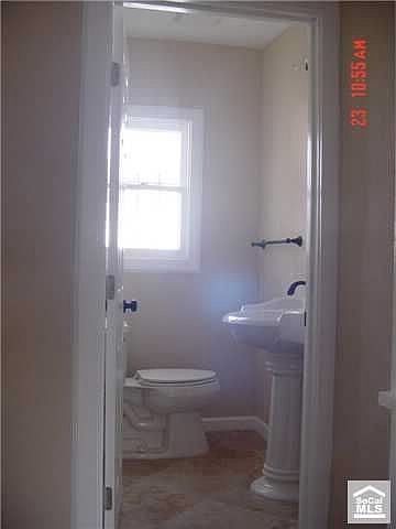 2nd image of 135 E 62nd St