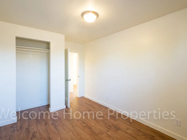808 W Alder St — Photo 13