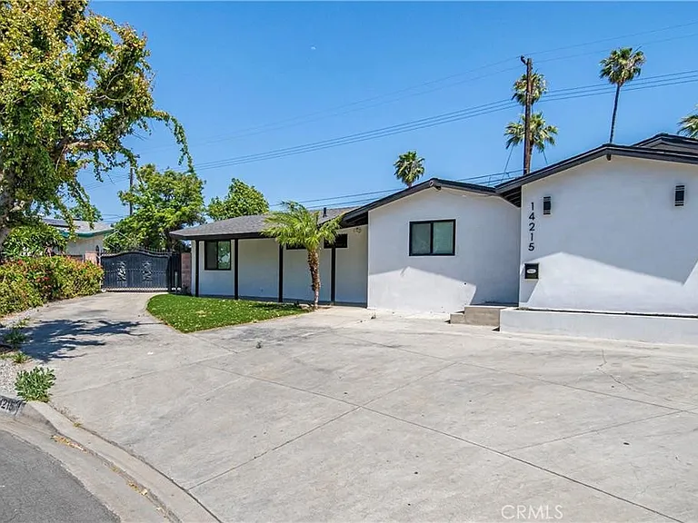 14215 Ragus St — Photo 4