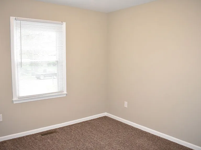 5405 Lee White Ln — Photo 13