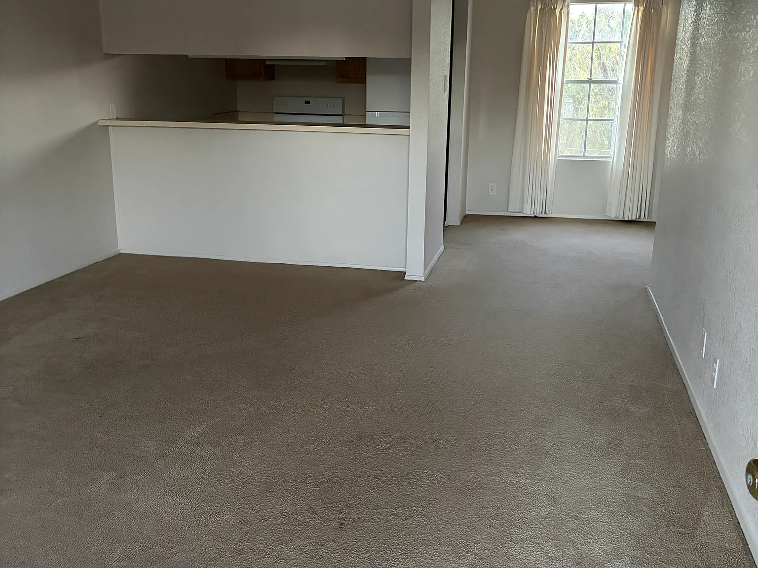 500 E Nopal St — Photo 2