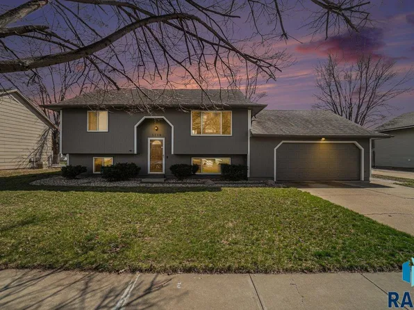 5719 W Dardanella Rd, Sioux Falls, SD 57106