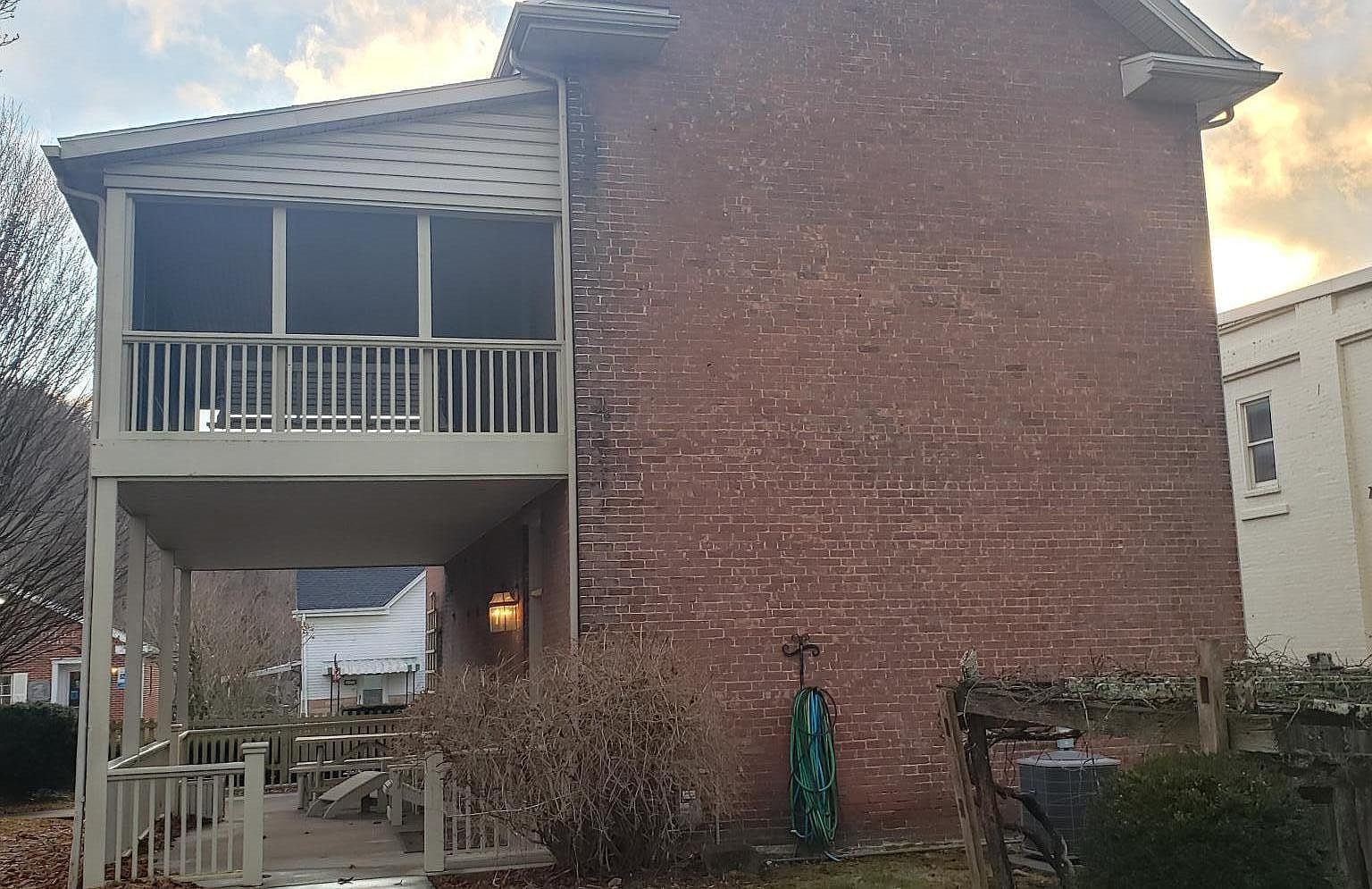 135 Main St, Mount Morris, PA 15349 Zillow