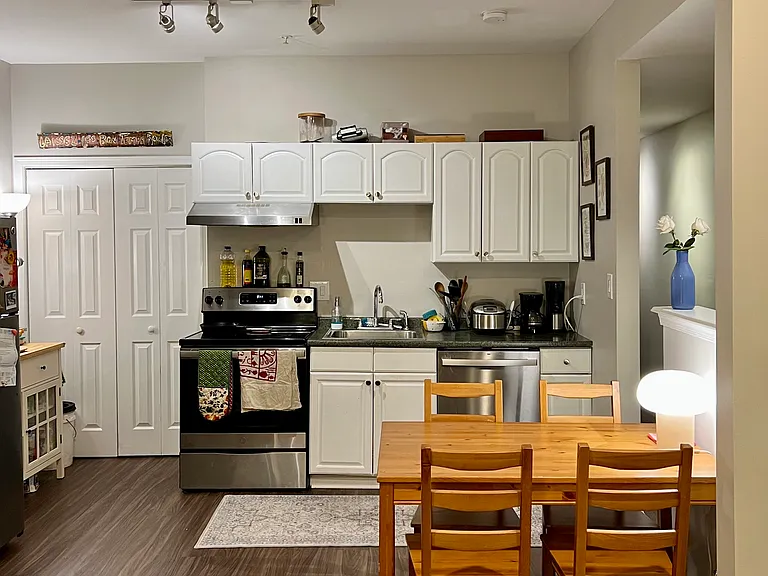 1723 5th St NW #1 — Photo 4