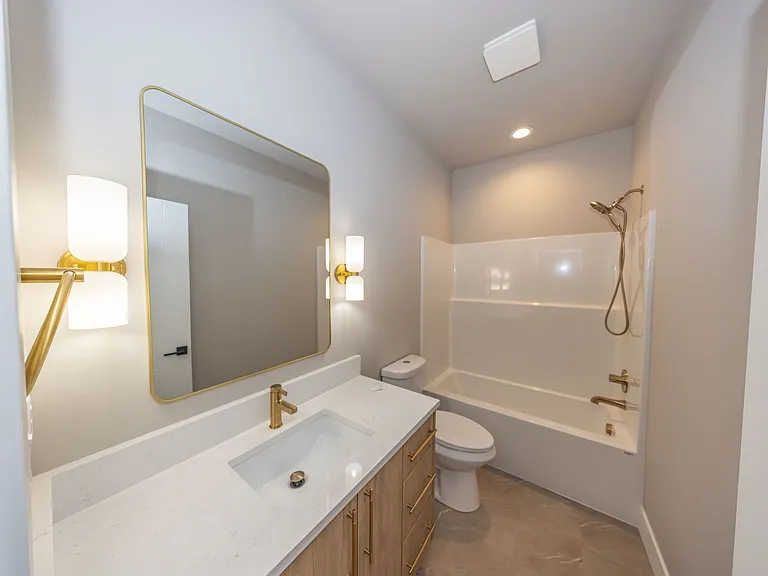 738 SE 34th St — Photo 12