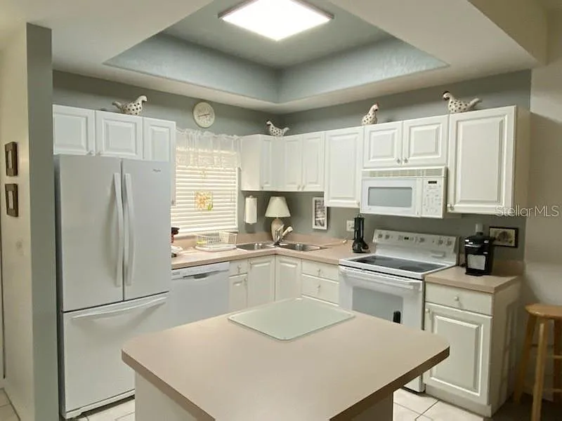 2 bed, 2.0 bath, 1068 sqft, $2,500 — Photo 3