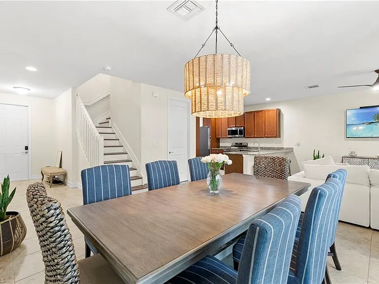 7797 Bristol Cir — Photo 23