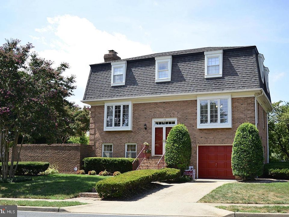 1st image of 10 S Pershing Dr