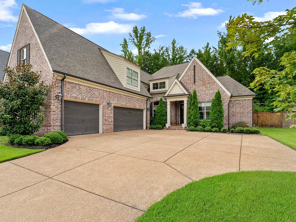 1st image of 565 Saunders Creek Cir