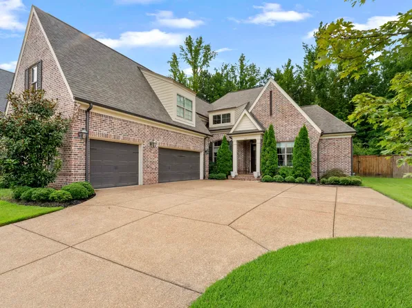 565 Saunders Creek Cir, Rossville, TN 38066