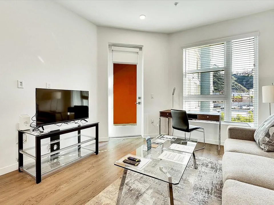 593 Camino De La Reina #ID1343830P