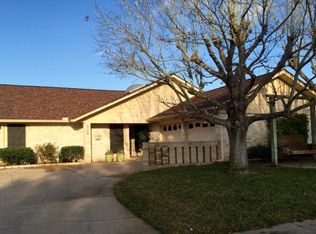 224 Navajo Dr, Victoria, TX 77904