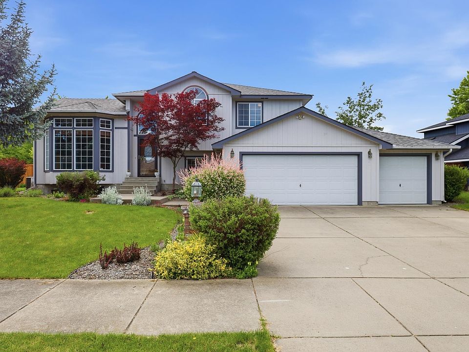 1st image of 23918 E Maxwell Dr