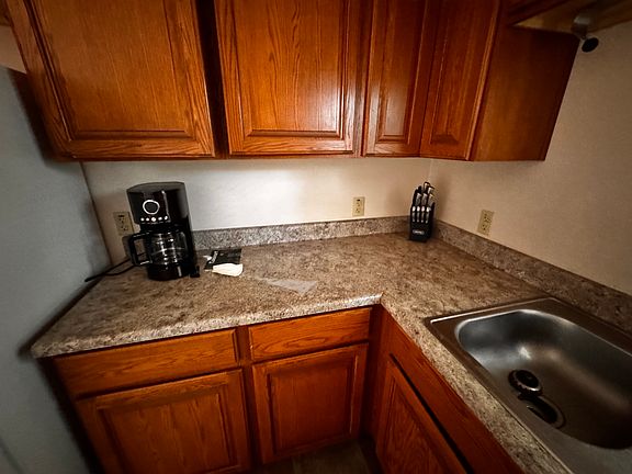 5th image of 310 E Spruce St #1