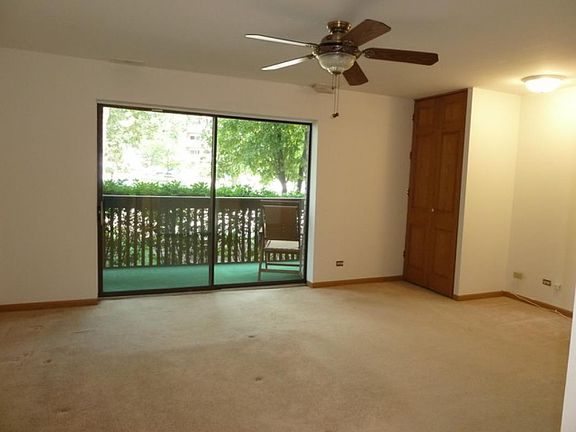 2nd image of 120 Lakeview Dr APT 103