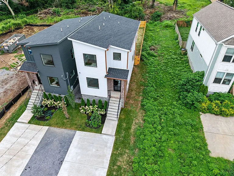2113 Herman St — Photo 5