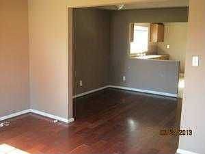 3rd image of 915 Avenue A
