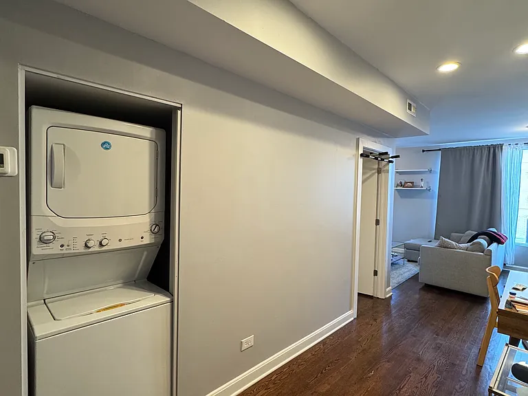 934 N Noble St #2F — Photo 4