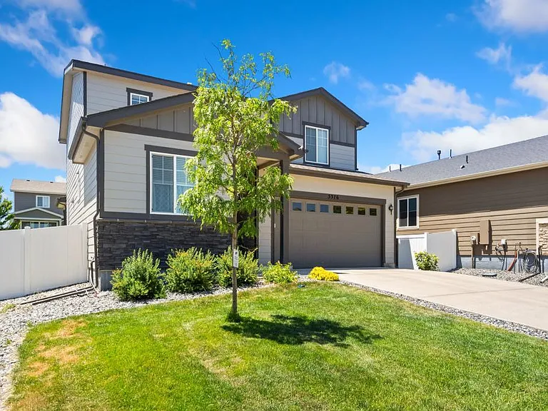 5576 Bexley Dr — Photo 2