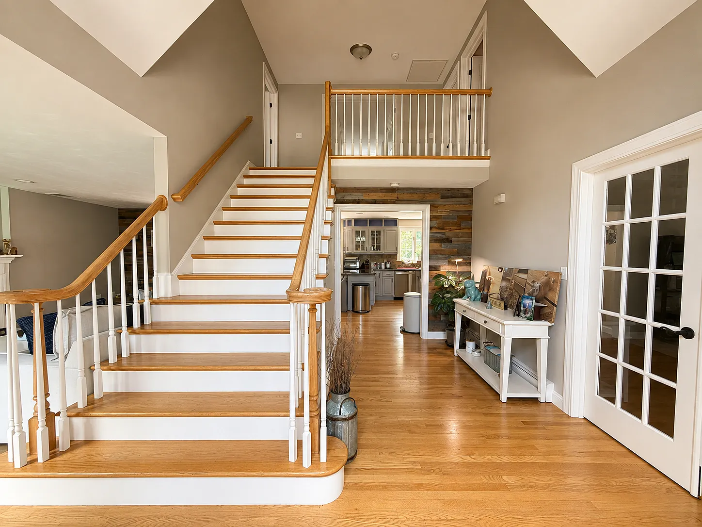 3 bed, 1898 sqft, $5,500 — Photo 4