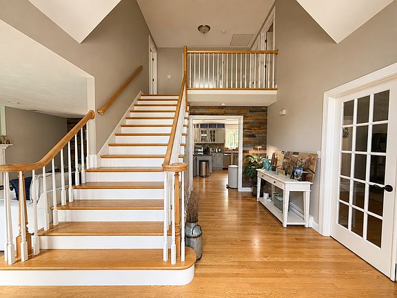 4th image of 3 Goodwin Dr
