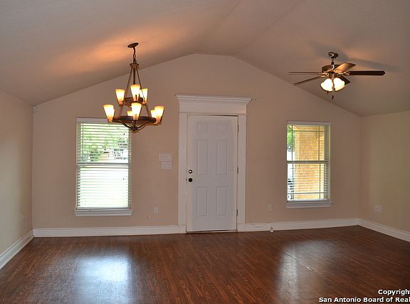5th image of 3014 Pitluk Ave
