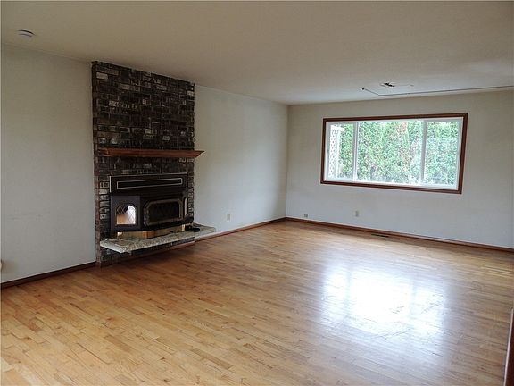3rd image of 21811 12th Ave S