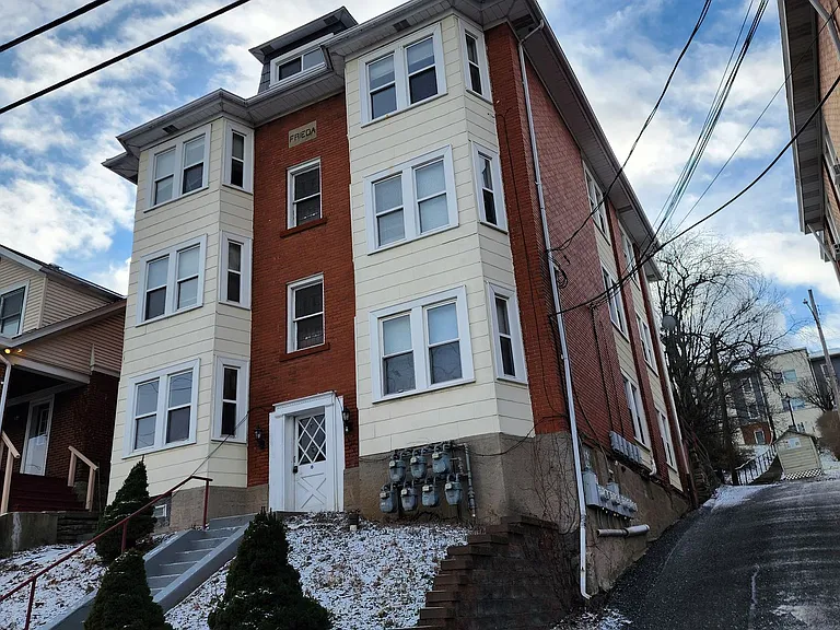 2918 Clermont Ave — Photo 10