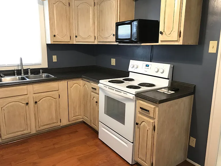 4519 Woolworth Ave — Photo 4