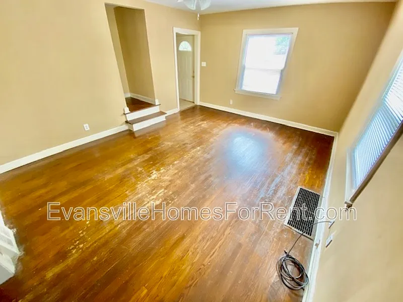 2 bed, 1.0 bath, $695 — Photo 2