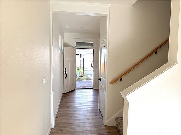 2nd image of 11115 NE 91st Avenue