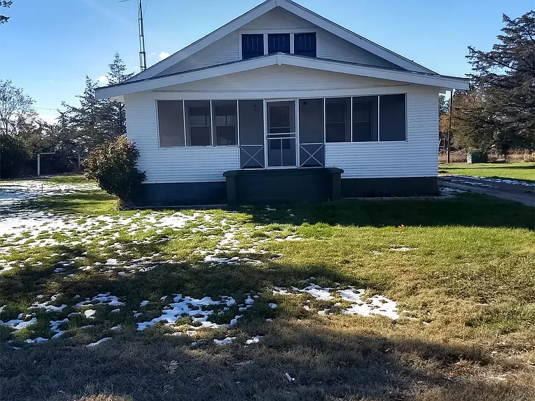 1318 Nichols Ave — Photo 1