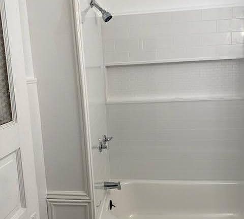 4th image of 6511 Linwood Ave