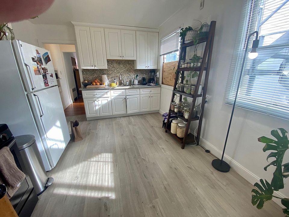2nd image of 3221 Buchanan St APT 6