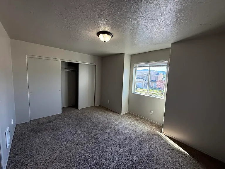 1611 E Coeur D Alene Ave — Photo 4