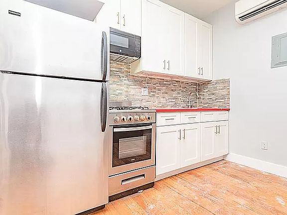 2nd image of 1493 Gates Ave APT 3B