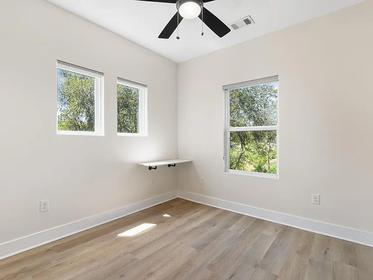 1160 Lott Ave #B — Photo 19