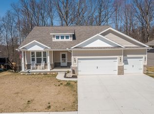 555 Trestle Dr, Howell, MI